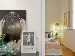 C. Regas, THE ROOM & CO interiorismo THE ROOM & CO interiorismo Modern style bedroom