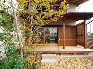 西美薗の家, 岸井設計室 岸井設計室 オリジナルな 家 木 木目調