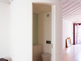Caldeireiros Houses, Clínica de Arquitectura Clínica de Arquitectura Minimalistische Badezimmer Holz Weiß