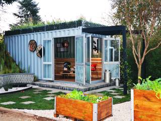 Container Living, Acton Gardens Acton Gardens Case in stile industriale Metallo Marrone
