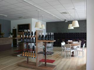 Design interni enoteca e progetto arredo wine bar su misura, Semprelegno Semprelegno Spazi commerciali Legno