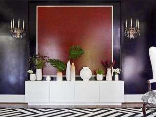 Pop of Color, Kellie Burke Interiors Kellie Burke Interiors オリジナルデザインの リビング