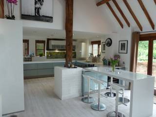 High-gloss Oxide Metallic and High-gloss White, Zara Kitchen Design Zara Kitchen Design Modern Mutfak
