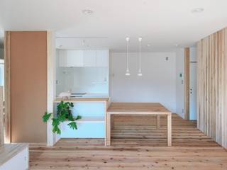 高屋敷の家 Ki no ie Renovation TOYAMA，JAPAN, 水野建築研究所 水野建築研究所 Eclectic style dining room Solid Wood Multicolored