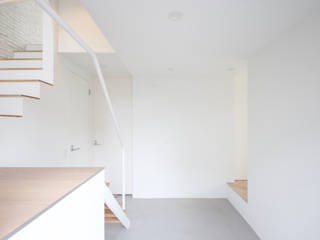 猫の家, SeijiIwamaArchitects SeijiIwamaArchitects Modern Corridor, Hallway and Staircase Concrete