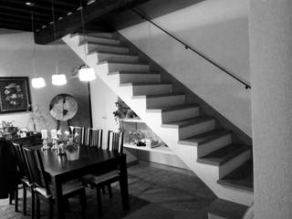 Progetto di trasformazione residenziale - Via Vicinale di Poggio Secco, Studio Bennardi - Architettura & Design Studio Bennardi - Architettura & Design Modern corridor, hallway & stairs