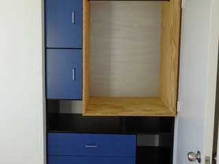 Departamento Alvaro. Proyecto de mobiliario y equipamiento, Ados Ados Modern style dressing rooms