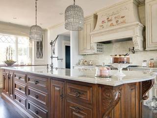 Chic Kitchen & Bath, Kellie Burke Interiors Kellie Burke Interiors クラシックデザインの キッチン