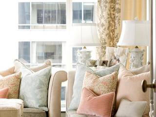 Boston Meets Paris, Kellie Burke Interiors Kellie Burke Interiors ห้องนั่งเล่น