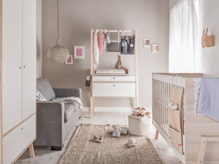Kinderzimmer Larsen | GAVLE, Gavle GmbH Gavle GmbH Dormitorios infantiles de estilo escandinavo Derivados de madera Transparente