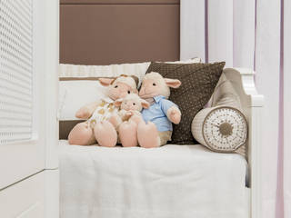 QUARTO BABY GIRL, MM8 Arquitetura e Interiores MM8 Arquitetura e Interiores Chambre d'enfant classique Bois Effet bois