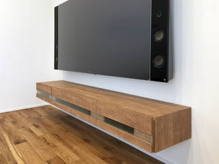 インテリアにこだわりを持つ限られた人が手に入れているフロート式TVボードとは、その実例を公開, k-design(カワジリデザイン) k-design(カワジリデザイン) 现代客厅設計點子、靈感 & 圖片 合板 Wood effect