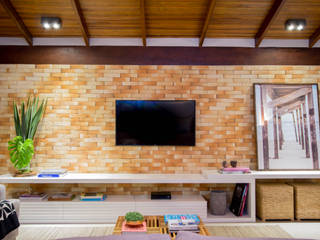 Sala RC, Traama Arquitetura e Design Traama Arquitetura e Design Living room Bricks