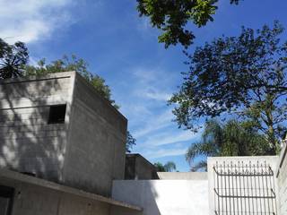 Vivienda en Fortín, Veracruz, escala1.4 escala1.4 ラスティックな 家