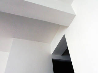 Ristrutturazione M_G, Studio Proarch Studio Proarch Minimalist corridor, hallway & stairs White