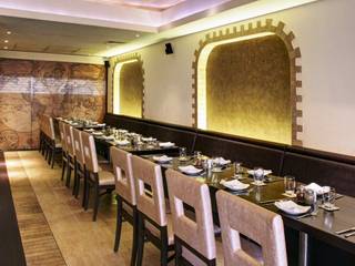 QUESSO RISTORANTE, STELLE DESIGN PVT LTD STELLE DESIGN PVT LTD 지중해스타일 벽지 & 바닥