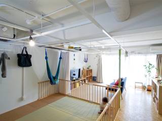 Grid House, ピークスタジオ一級建築士事務所 ピークスタジオ一級建築士事務所 Eclectische woonkamers