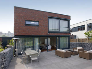 Villa Kijkduin, Studio Leon Thier architectuur / interieur Studio Leon Thier architectuur / interieur Villas Stone