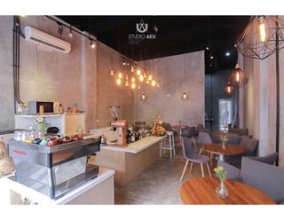 Spotten Coffee Shop, Studio AKU Studio AKU Commercial spaces Plywood