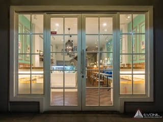 EZO Cheesecakes & Bakery, Pantai Indah Kapuk, Jakarta, Evonil Architecture Evonil Architecture Classic style dining room