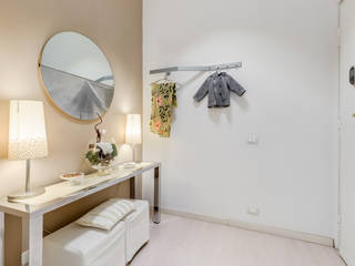 Ristrutturazione Quartiere Trieste-Parioli, MakeUp your Home MakeUp your Home Pasillos, vestíbulos y escaleras modernos