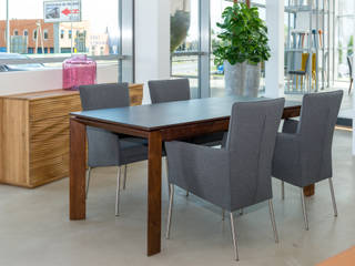 Szarość w aranżacji, KMK Kolekcja Mebli Sp. z o.o. KMK Kolekcja Mebli Sp. z o.o. Modern dining room Leather Grey