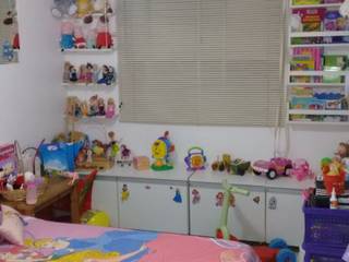 Quarto de Menina, Casa Finestra Casa Finestra Modern nursery/kids room Aluminium/Zinc