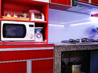 Red Kitchen, The GoodWood Interior Design The GoodWood Interior Design Dapur Modern