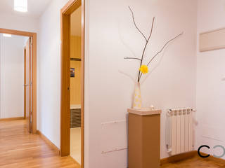 Home Staging en el piso de Sito en Galicia, CCVO Design and Staging CCVO Design and Staging Koridor & Tangga Modern Yellow