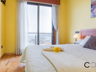 Home Staging para Juan en Sada, Galicia, CCVO Design and Staging CCVO Design and Staging Phòng ngủ phong cách hiện đại Yellow