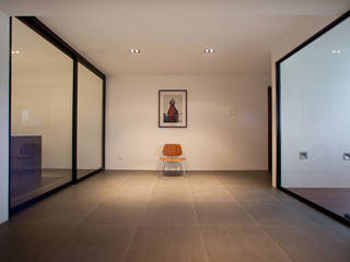 SIGLAP VALLEY HDB, INK DESIGN STUDIO INK DESIGN STUDIO Dinding & Lantai Minimalis Keramik Grey