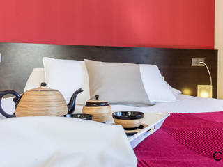 Home Staging en la casa de Luis en La Coruña, CCVO Design and Staging CCVO Design and Staging Modern Bedroom Red