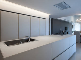 Attico con vista sulle colline marchigiane, QUADRASTUDIO QUADRASTUDIO Cocinas integrales