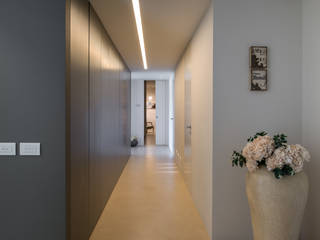 Attico con vista sulle colline marchigiane, QUADRASTUDIO QUADRASTUDIO Couloir, entrée, escaliers modernes