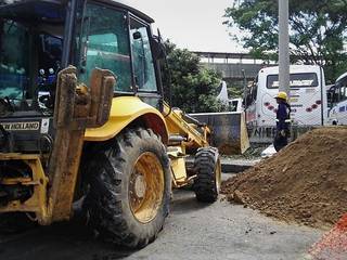 Redes de baja y media tensión en Terminal de Transporte de Medellín, INGECOSTOS S.A.S. INGECOSTOS S.A.S. Espacios comerciales Concreto reforzado Oficinas y tiendas