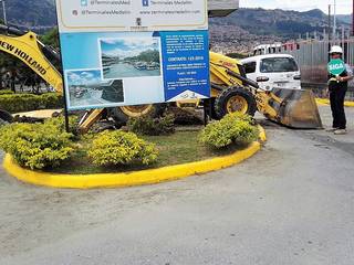 Redes de baja y media tensión en Terminal de Transporte de Medellín, INGECOSTOS S.A.S. INGECOSTOS S.A.S. Commercial spaces Reinforced concrete