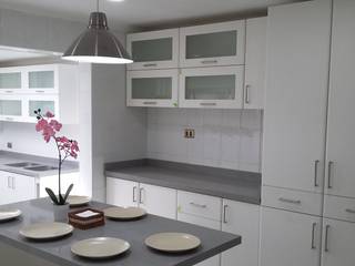 homify Built-in kitchens Granite White