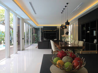 SL RESIDENCE, ALIGN architecture interior & design ALIGN architecture interior & design Ruang Keluarga Tropis