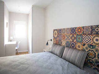 Nueva reforma integral en el barrio de Hostafrancs de Barcelona, Grupo Inventia Grupo Inventia Modern style bedroom Concrete