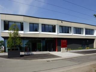 Hauptverwaltung TMP Fenster + Türen GmbH, PlanKopf Architektur PlanKopf Architektur Ruang Komersial Beton