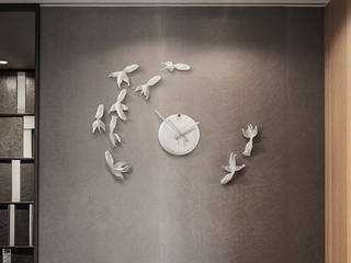 Bedroom Wall Styling, Just For Clocks Just For Clocks Dormitorios modernos: Ideas, imágenes y decoración Cerámico