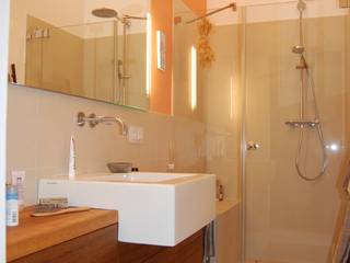 Badezimmer - Altbau , Minderjahn die Badgestalter Minderjahn die Badgestalter Mediterrane Badezimmer Fliesen Beige