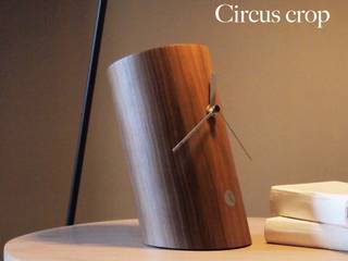 Study/Office Room Table Styling, Just For Clocks Just For Clocks Modern study/office Wood Wood effect