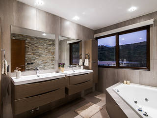 Casa Patio, Bauer Arquitectos Bauer Arquitectos Modern style bathrooms