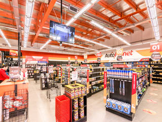 Local Autoplanet San Felipe, Bauer Arquitectos Bauer Arquitectos Espacios comerciales