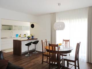 Apartamento na Praia da Vagueira, Vagos, GAAPE - ARQUITECTURA, PLANEAMENTO E ENGENHARIA, LDA GAAPE - ARQUITECTURA, PLANEAMENTO E ENGENHARIA, LDA Moderne Esszimmer Weiß