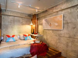 Industrial London inspired apartment, SATTVA square SATTVA square Industrial style bedroom