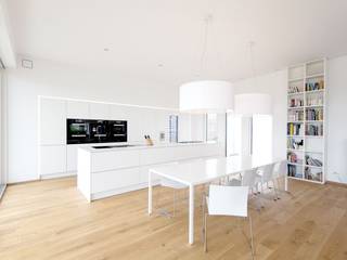 Exclusiver Bungalow mit hochwertiger Ausstattung in Lichtenfels, wir leben haus - Bauunternehmen in Bayern wir leben haus - Bauunternehmen in Bayern Moderne Küchen Weiß offene Küche