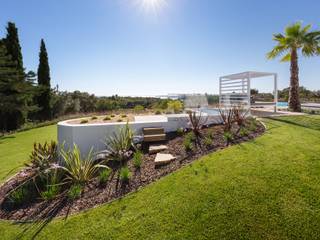 Casa Capricórnio, Jardíssimo Jardíssimo Puertas y ventanas de estilo moderno