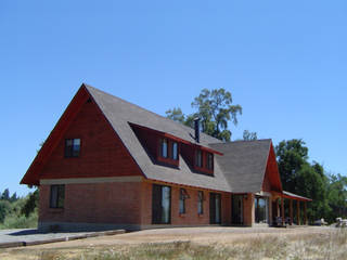 homify Casas de campo Madeira Acabamento em madeira